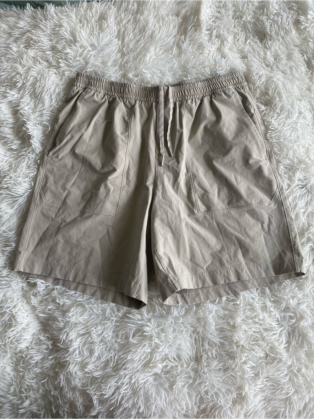 Lululemon Men’s Bowline Shorts size XL